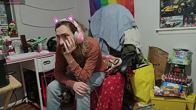 tallnerdyguy online show from May 19, 1:56 am