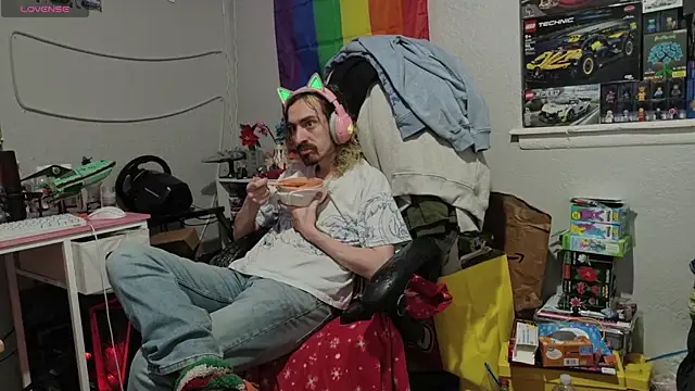 tallnerdyguy online show from May 14, 3:58 am
