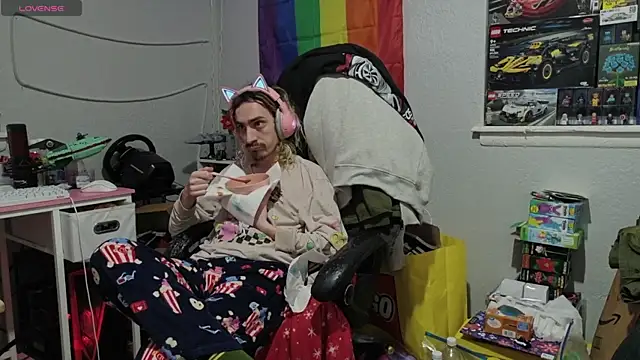 tallnerdyguy online show from April 21, 2:36 am