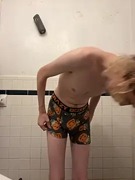 tallnerdyguy online show from September 28, 8:49 pm