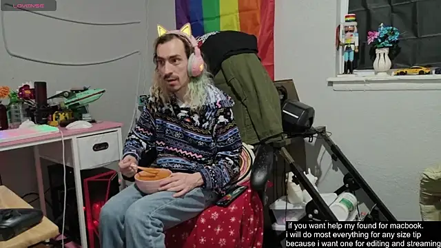 tallnerdyguy online show from October 24, 3:49 am