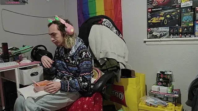 tallnerdyguy online show from April 8, 2:13 am