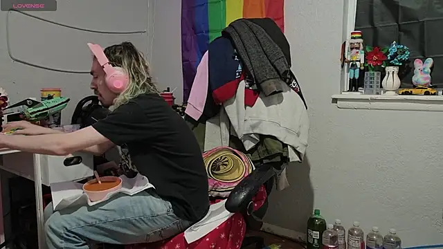 tallnerdyguy online show from January 13, 4:27 am