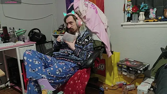 tallnerdyguy online show from February 23, 12:45 am