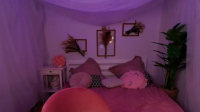 Snapshot of margeriTirell chatting on November 8, 2:48 am margeriTirell online show from November 8, 2:48 am