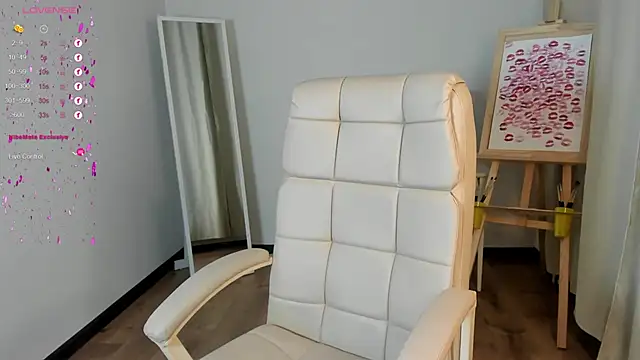 Snapshot of margeriTirell chatting on March 8, 6:21 am margeriTirell online show from March 8, 6:21 am