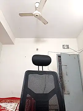 Snapshot of Tisha-01 chatting on February 12, 5:23 pm Tisha-01 online show from February 12, 5:23 pm