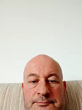 Snapshot of DADDYfucks2015 chatting on February 11, 11:31 am DADDYfucks2015 online show from February 11, 11:31 am