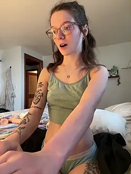 Snapshot of dreamteemergirl chatting on November 23, 7:13 pm dreamteemergirl online show from November 23, 7:13 pm