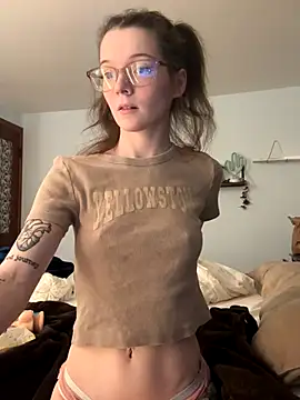 Snapshot of dreamteemergirl chatting on November 10, 10:59 pm dreamteemergirl online show from November 10, 10:59 pm