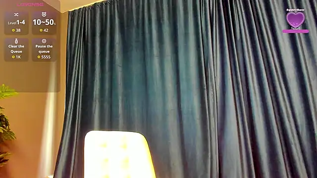 LaurynCopper online show from October 28, 8:02 am