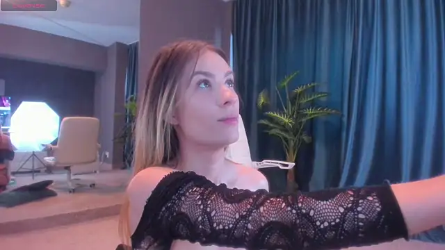 LaurynCopper online show from February 19, 7:27 am