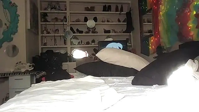 ivylee31 online show from November 17, 7:51 pm