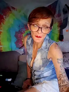 Snapshot of ivylee31 chatting on June 25, 10:37 pm ivylee31 online show from June 25, 10:37 pm