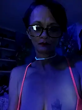 ivylee31 online show from April 14, 4:17 am