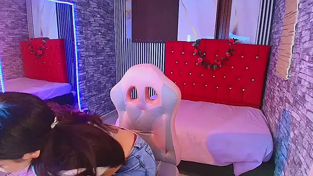 Snapshot of maribelsex303av chatting on November 10, 12:21 pm maribelsex303av online show from November 10, 12:21 pm