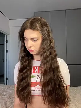 CurlyLara online show from October 25, 9:19 am