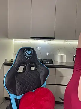 CurlyLara online show from March 28, 2:34 am