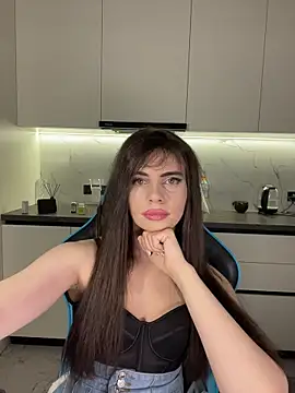 CurlyLara online show from March 24, 9:04 pm