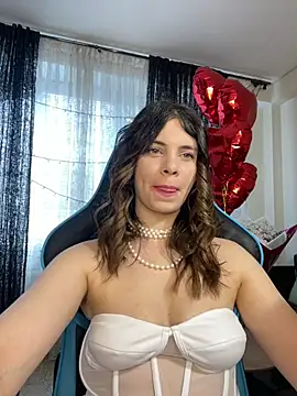 Snapshot of CurlyLara chatting on March 1, 11:39 am CurlyLara online show from March 1, 11:39 am