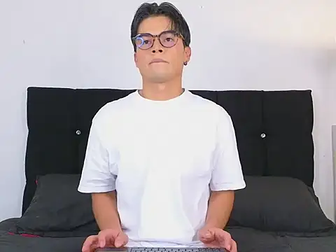 Snapshot of dereck_jeter chatting on February 13, 3:28 am dereck jeter online show from February 13, 3:28 am