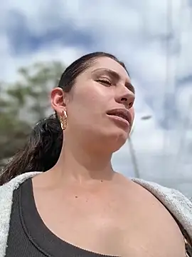 Alysson-- online show from April 20, 1:24 pm