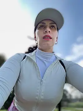 Alysson-- online show from April 4, 1:17 pm