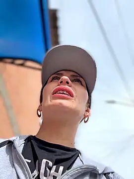 Alysson-- online show from April 8, 1:56 pm