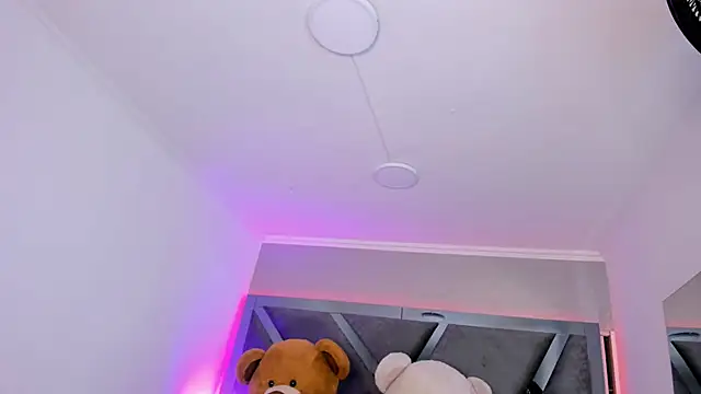 Snapshot of AmberiniHoffman chatting on November 7, 11:59 am AmberiniHoffman online show from November 7, 11:59 am