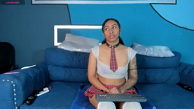 Snapshot of Brunettesexy0 chatting on March 10, 9:51 pm Brunettesexy0 online show from March 10, 9:51 pm