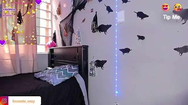 Snapshot of Brunettesexy0 chatting on October 16, 5:43 pm Brunettesexy0 online show from October 16, 5:43 pm