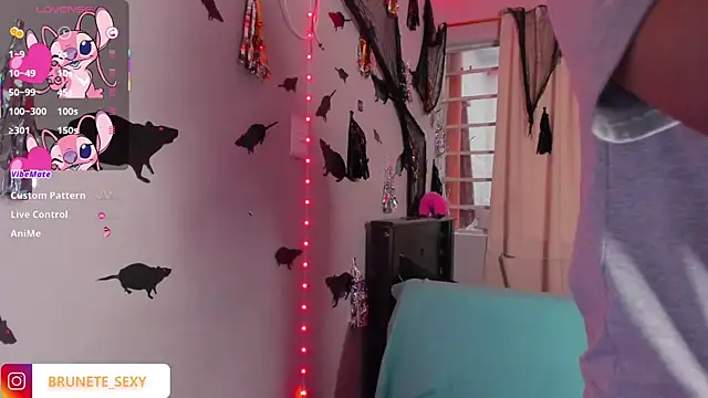 Snapshot of Brunettesexy0 chatting on October 29, 3:44 pm Brunettesexy0 online show from October 29, 3:44 pm