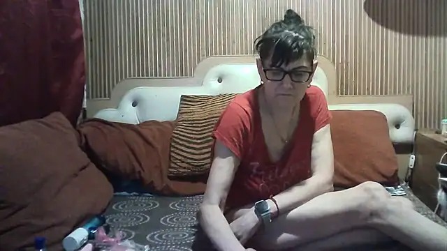 AlanaLaDream online show from November 13, 6:45 pm