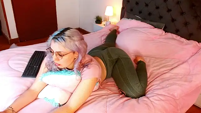 Thea Aphros  online show from November 25, 4:24 am