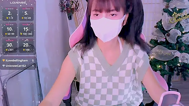 Snapshot of desiregirl69 chatting on December 11, 2:54 pm desiregirl69 online show from December 11, 2:54 pm