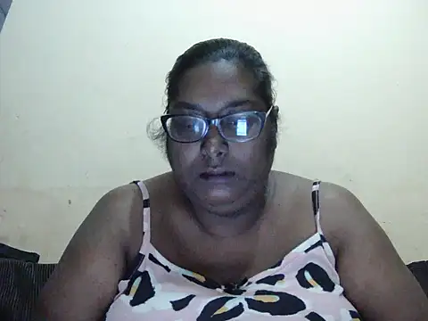 Snapshot of Sexy_Tigress26 chatting on October 19, 9:39 pm Sexy Tigress26 online show from October 19, 9:39 pm