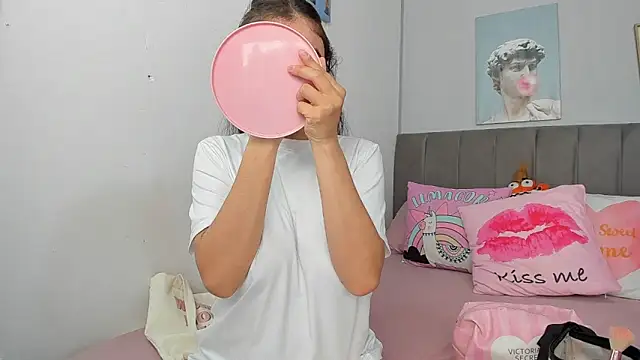 naughtyloverss online show from April 10, 2:24 pm