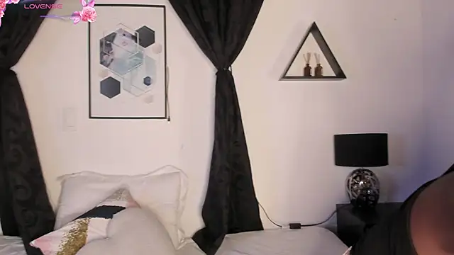 Khenta Michells online show from March 19, 10:26 am