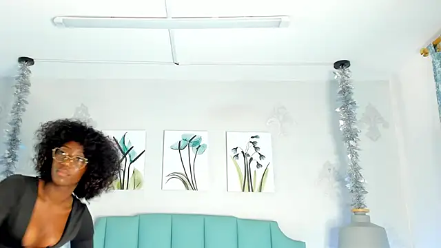 Khenta Michells online show from March 18, 5:12 pm