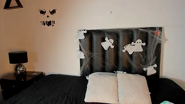 Khenta Michells online show from October 25, 10:14 am