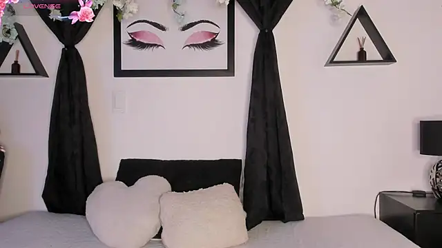 Khenta Michells online show from February 5, 10:44 am