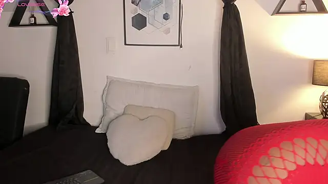 Khenta Michells online show from February 27, 10:48 am