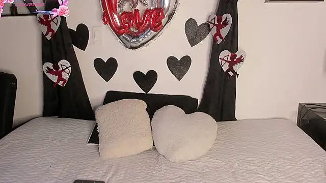 Khenta Michells online show from February 12, 10:37 am