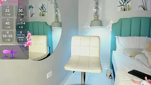 Khenta Michells online show from March 11, 1:45 pm