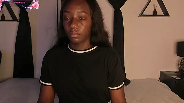 Khenta Michells online show from February 17, 10:23 am