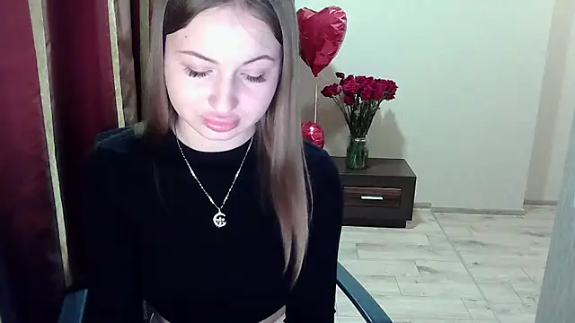Monica 00 online show from May 12, 8:15 pm