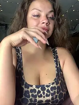 Snapshot of Sweeeeet_Candy chatting on June 19, 2:06 am Sweeeeet Candy online show from June 19, 2:06 am