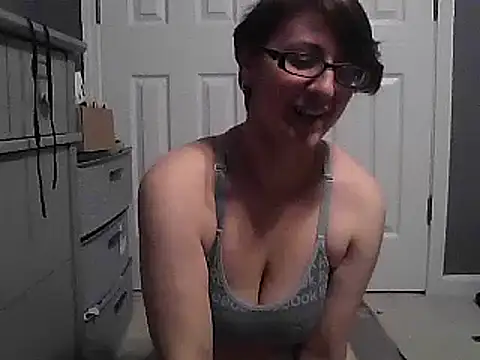 Snapshot of MsPink_Flamingtoes544 chatting on January 9, 7:50 pm MsPink Flamingtoes544 online show from January 9, 7:50 pm