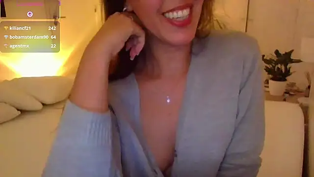 yournextdoorhottie online show from March 18, 11:27 pm