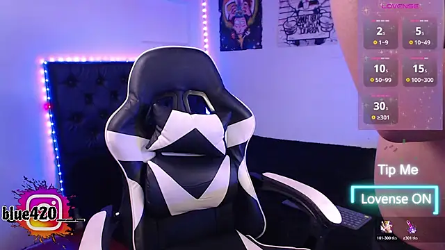 Skyler  blue4 online show from November 14, 9:18 pm